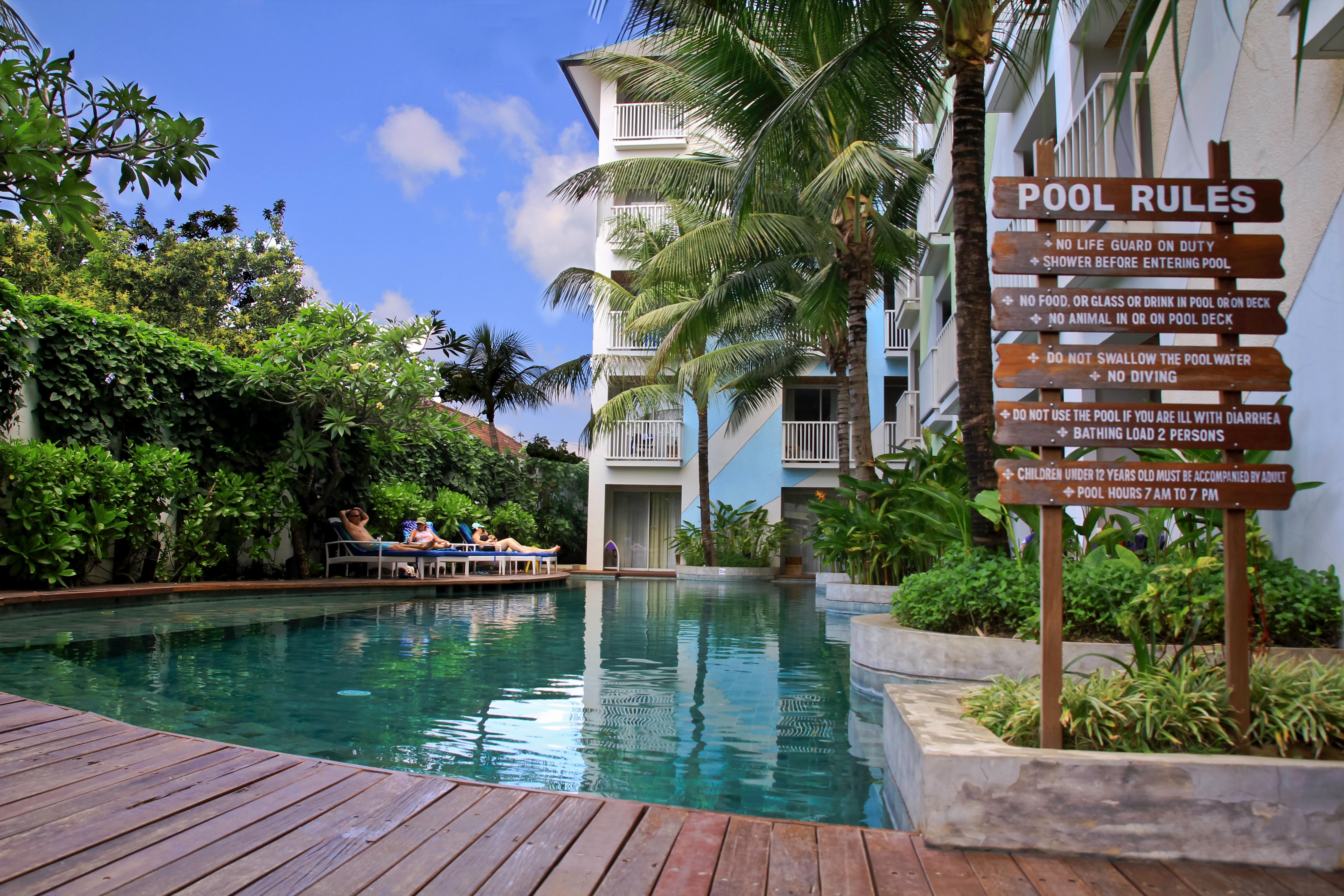 Bliss Surfer Hotel By Tritama Hospitality Legian Exterior foto