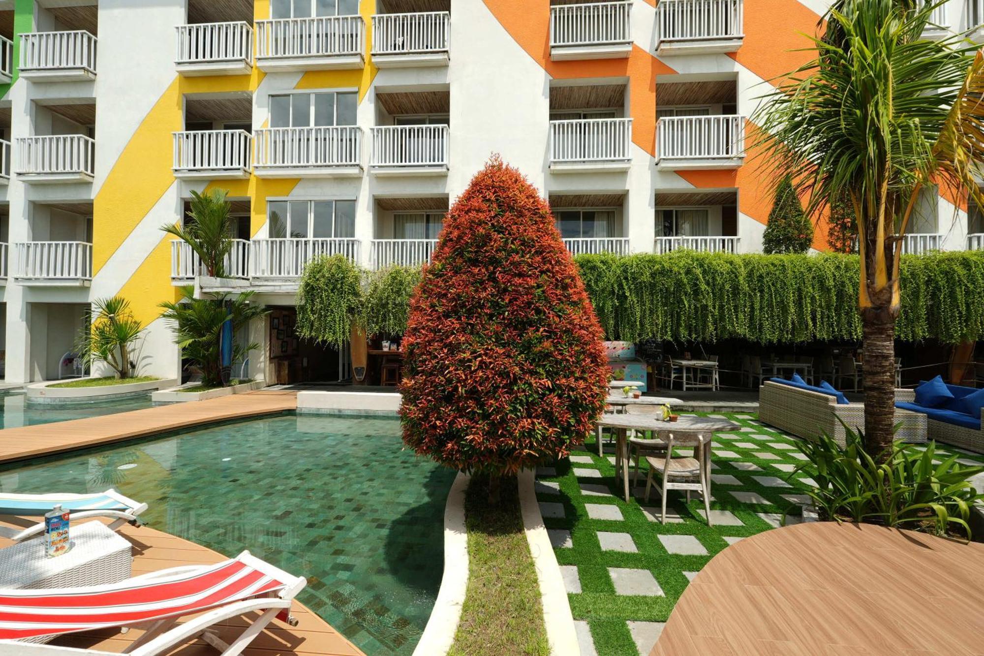 Bliss Surfer Hotel By Tritama Hospitality Legian Exterior foto