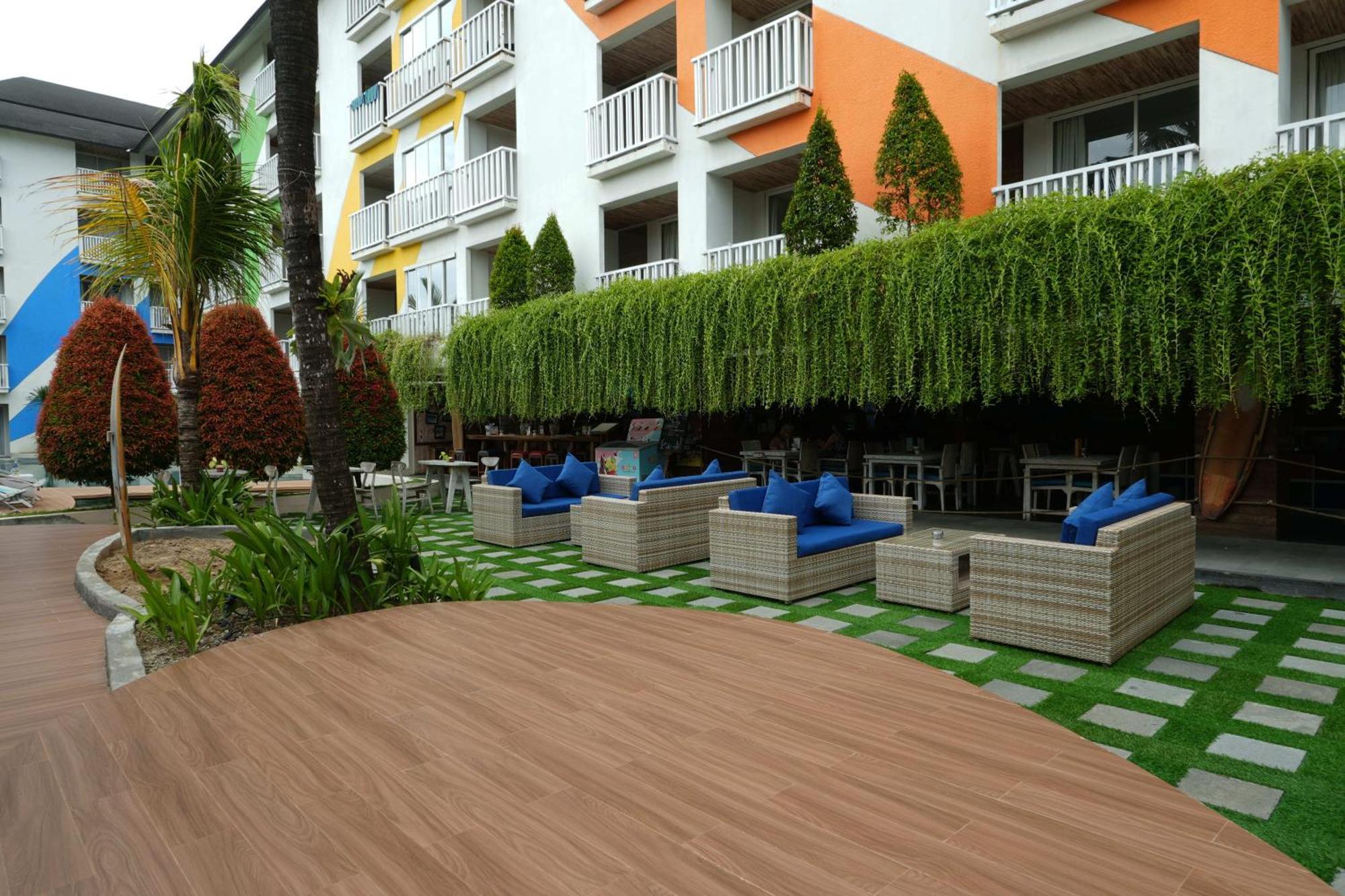 Bliss Surfer Hotel By Tritama Hospitality Legian Exterior foto